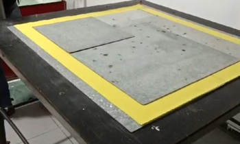 Ensayo dieléctrico a alfombras dieléctricas o aislantes, seguridad eléctrica, guantes dieléctricos